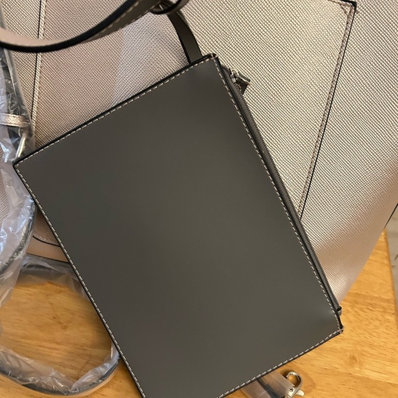 Elegant Rose Gold-Tone  Women's Tote Bag with new detachable crossbody strap - Picture 7 of 9